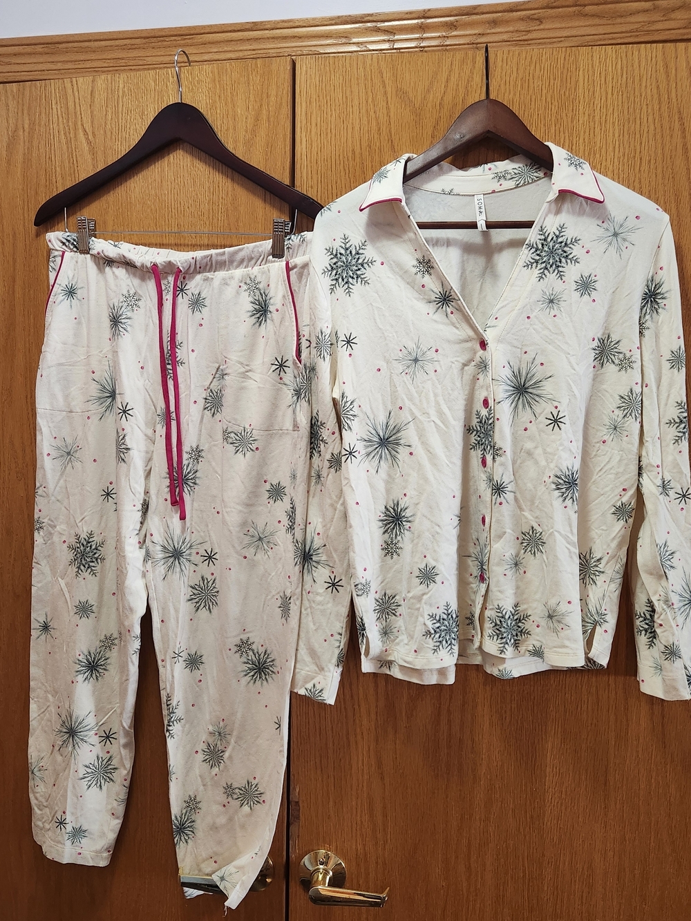 Soma Pajama Set cream and snowflake print